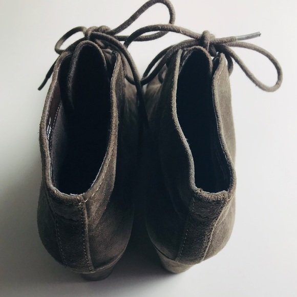 Clarks Artisan Brown Suede Wedge Lace Up Boots - Picture 6 of 8